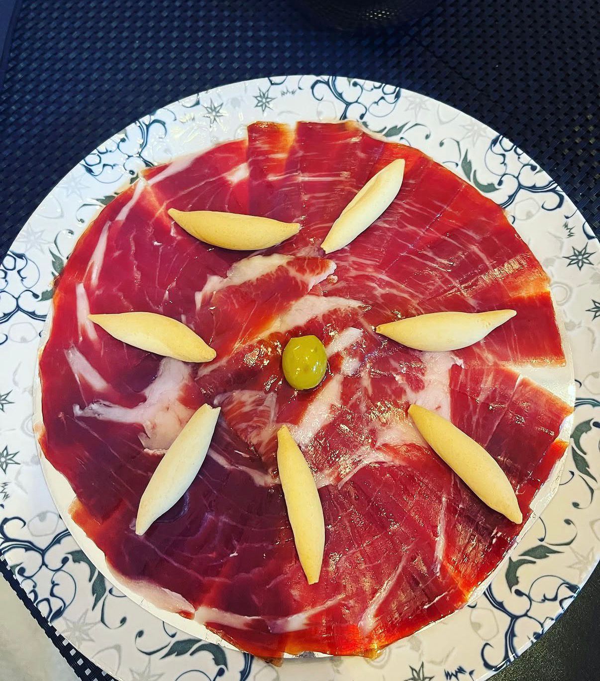 Jamón ibérico cortado a cuchillo